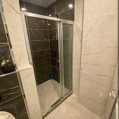 Tek Yatakli Luks Daire Istanboel